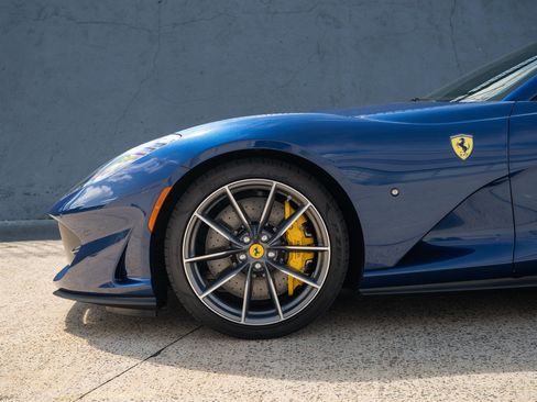 Used 2021 Ferrari 812 GTS RWD image 19