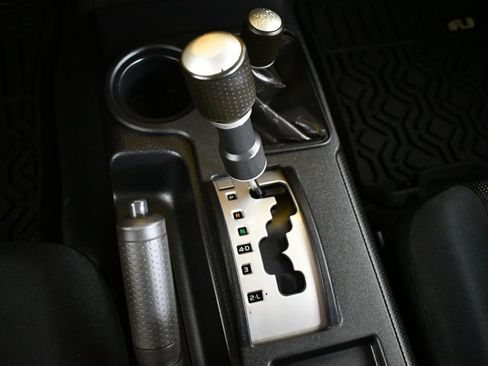 Used 2007 Toyota FJ Cruiser 4WD image 28