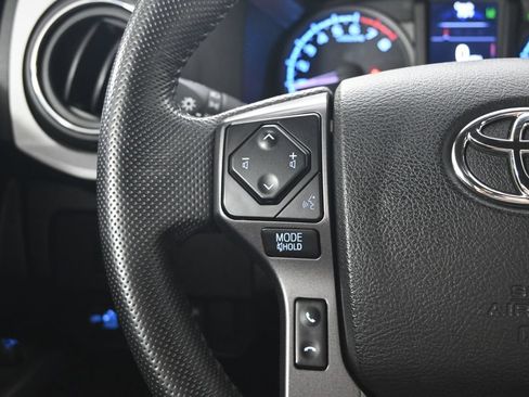 Used 2022 Toyota Tacoma TRD Off-Road w/ Technology Package AWD/4WD image 37