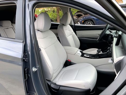 Used 2026 Hyundai Tucson SE image 9