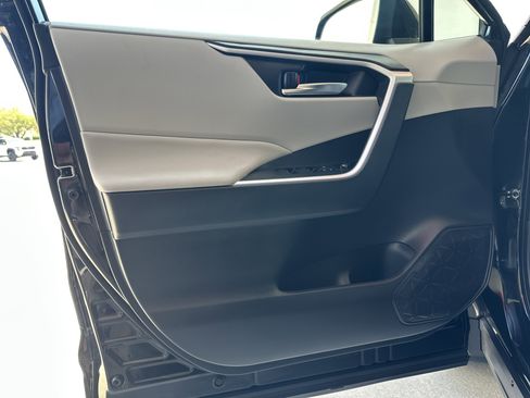 Certified 2025 Toyota RAV4 XLE w/ Convenience Package AWD/4WD image 12