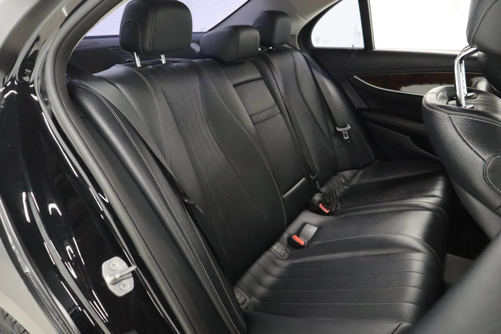 Used 2017 Mercedes-Benz E 300 4MATIC image 31