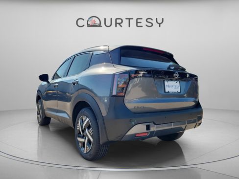 New 2026 Nissan Kicks SV image 2