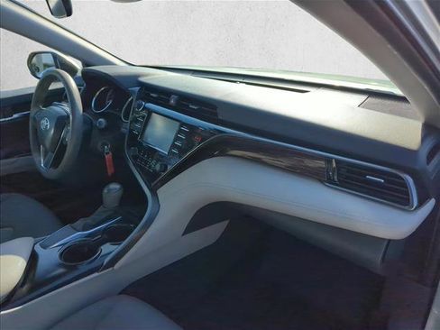 Used 2019 Toyota Camry LE image 26