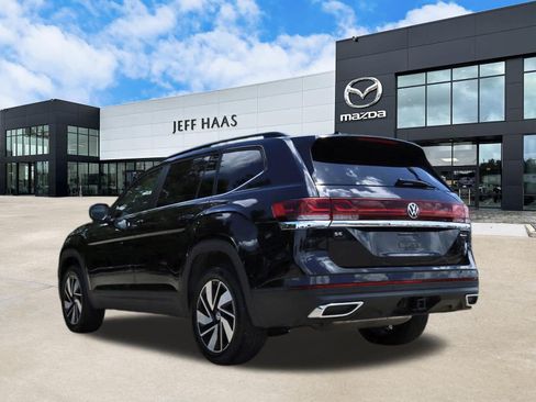 Used 2026 Volkswagen Atlas SE AWD/4WD image 2