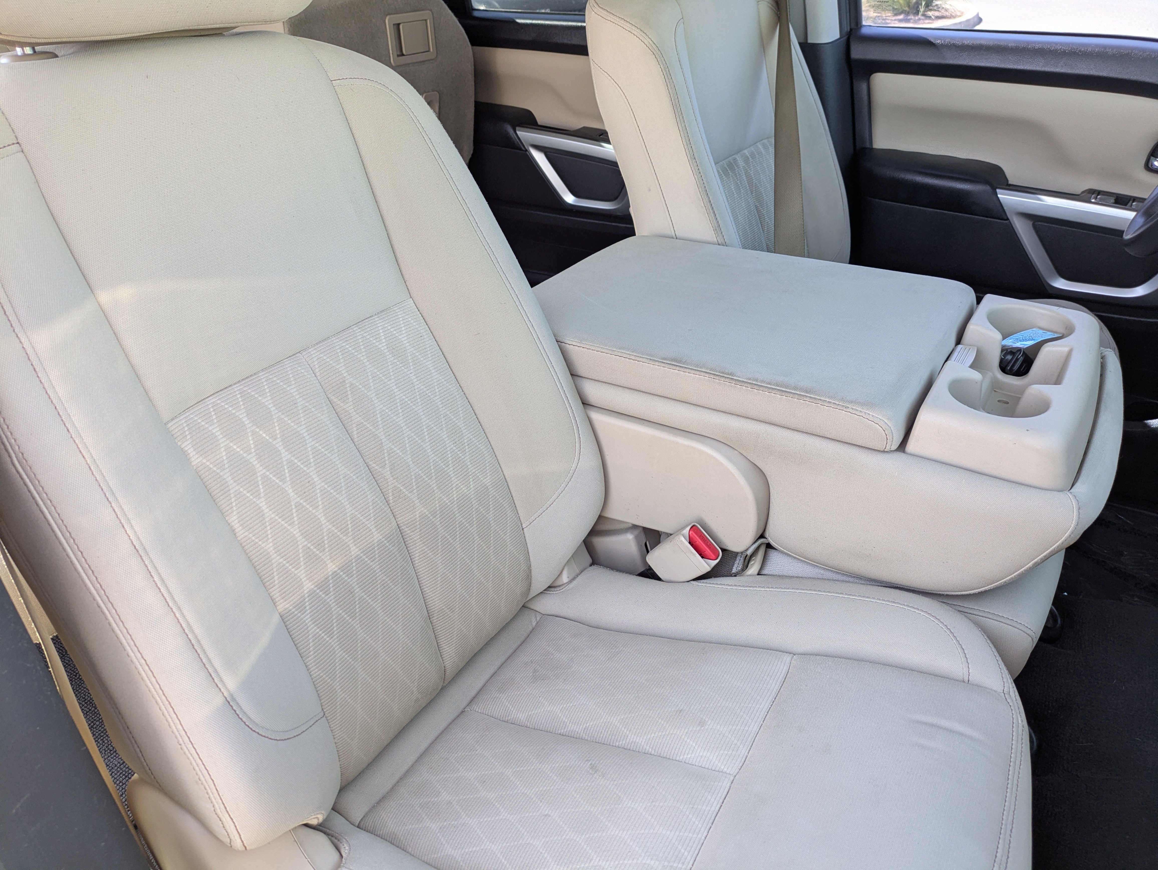 Used 2017 Nissan Titan SV RWD image 10