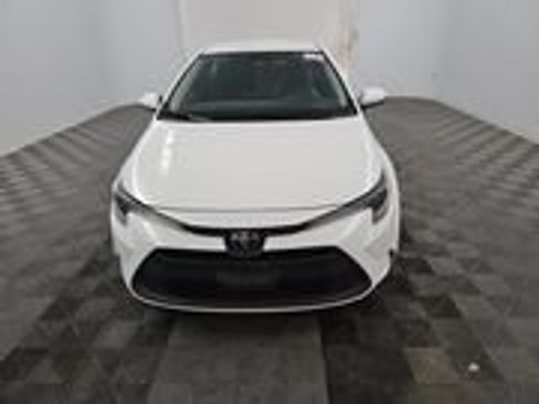 Used 2025 Toyota Corolla LE FWD image 2