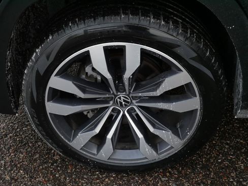 Certified 2022 Volkswagen Atlas Cross Sport SEL Premium R-Line image 15