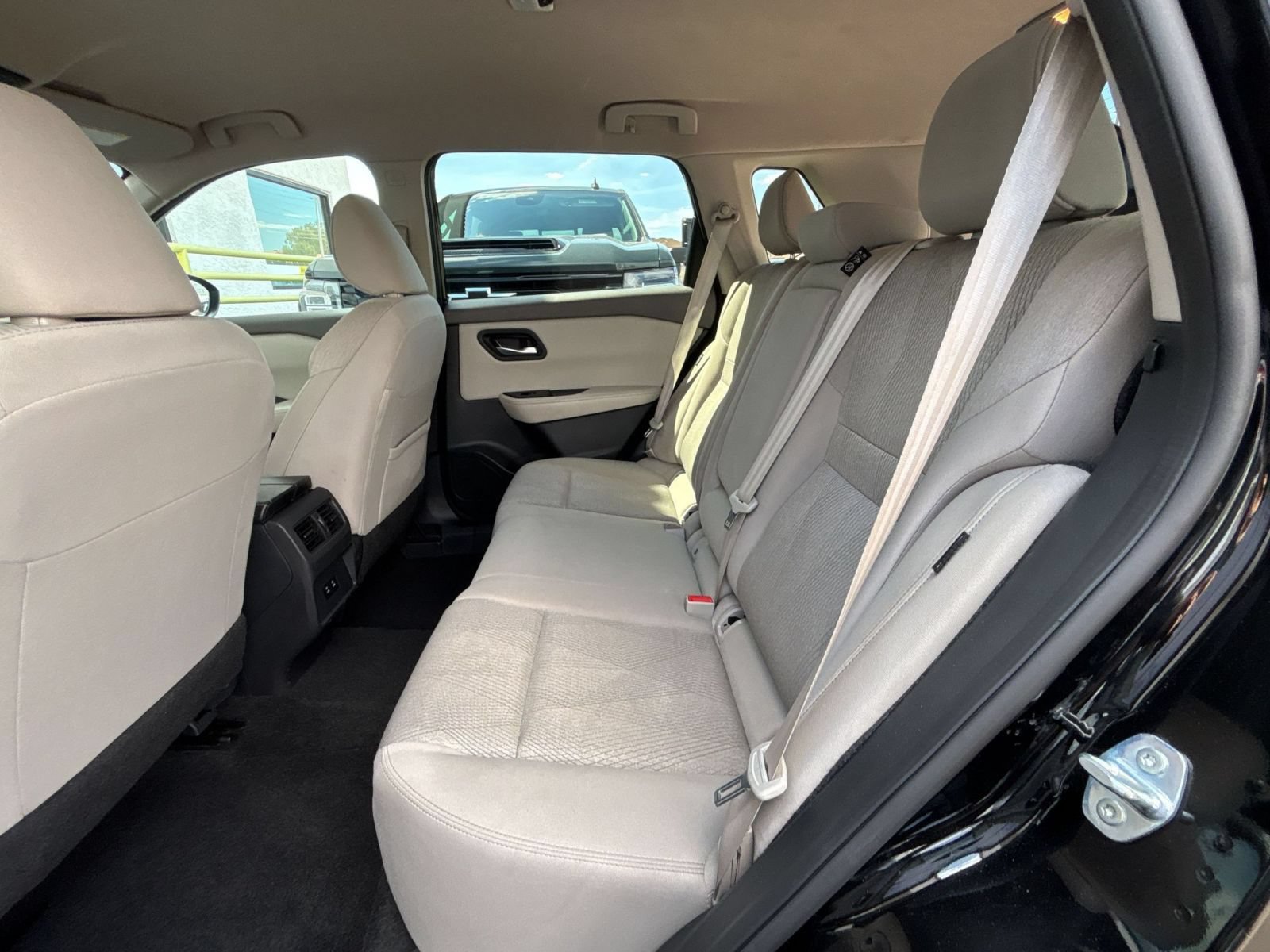 Used 2025 Nissan Rogue SV AWD/4WD image 19