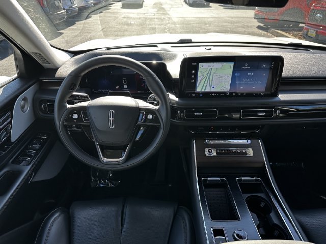 Certified 2025 Lincoln Aviator Reserve w/ Equipment Group 201A AWD/4WD image 13