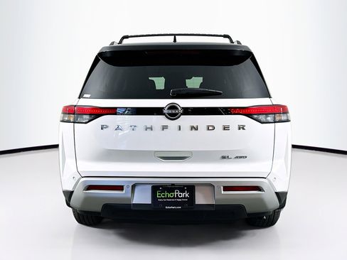 Used 2025 Nissan Pathfinder SL AWD/4WD image 7