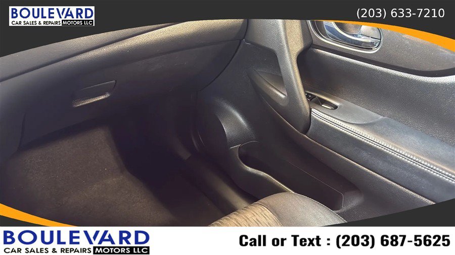 Used 2020 Nissan Rogue SV w/ Sun & Sound Touring Package AWD/4WD image 14