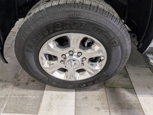 Used 2024 RAM 2500 Big Horn w/ Safety Group image 8