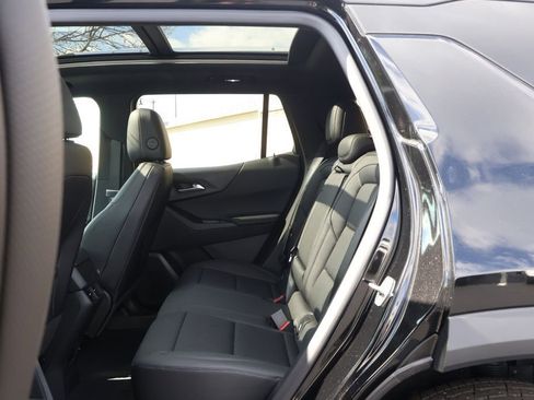 New 2026 Chevrolet Equinox LT w/ Convenience Package II FWD image 38