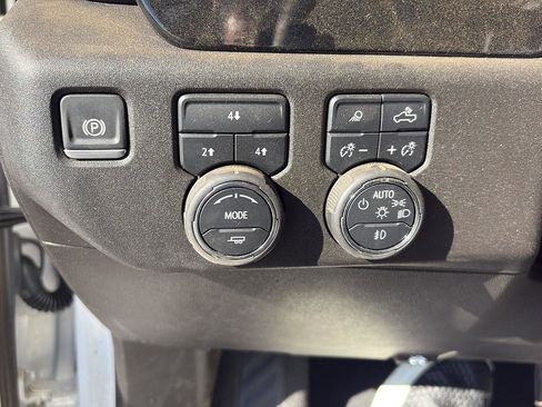 Used 2025 Chevrolet Silverado 2500 LT w/ Safety Package image 17