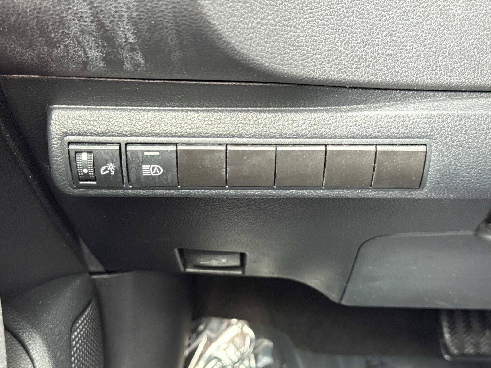 Used 2024 Toyota Corolla LE FWD image 16