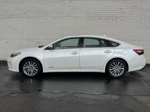 Used 2016 Toyota Avalon Limited image 8