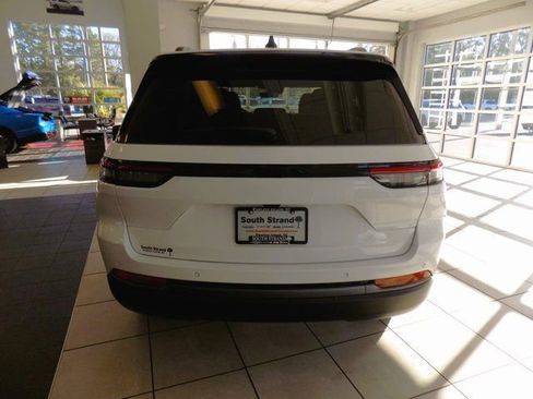 New 2026 Jeep Grand Cherokee Limited w/ Limited Altitude Package RWD image 5