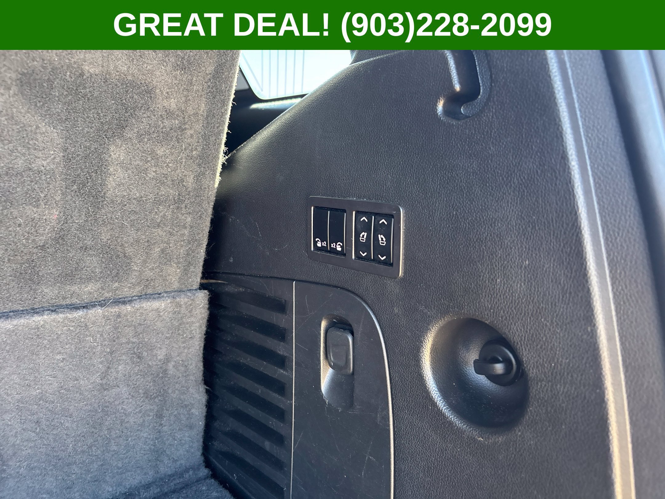 Used 2018 Cadillac Escalade Luxury AWD/4WD image 9