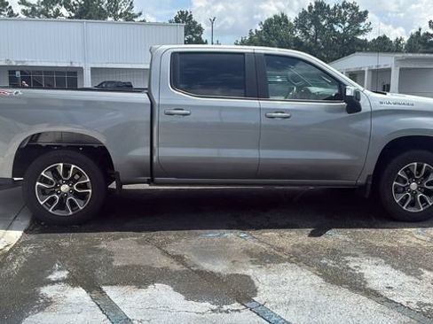 Used 2024 Chevrolet Silverado 1500 LT AWD/4WD image 7