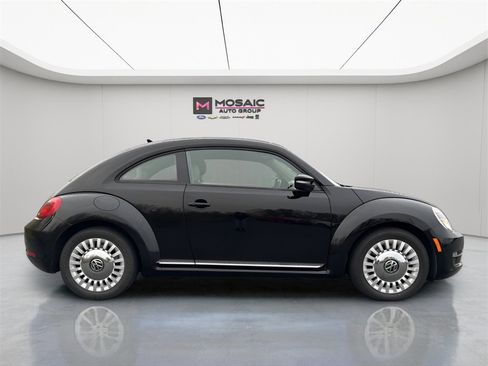 Used 2014 Volkswagen Beetle 2.5 image 8