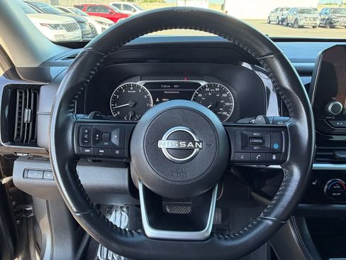 Used 2022 Nissan Pathfinder SV FWD image 19