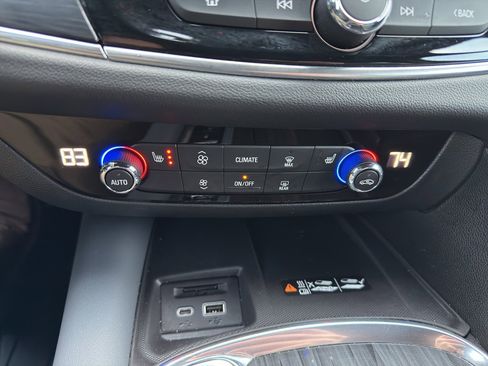 Used 2023 Buick Enclave Essence w/ Experience Buick Package image 19