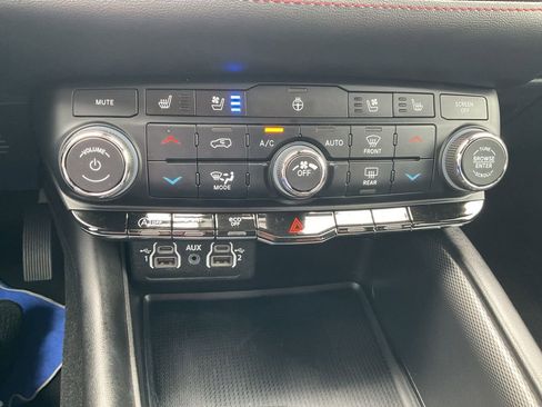 Used 2023 Dodge Durango GT image 8