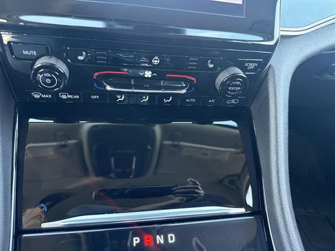 Used 2021 Jeep Grand Cherokee L Laredo w/ Luxury Tech Group I AWD/4WD image 27