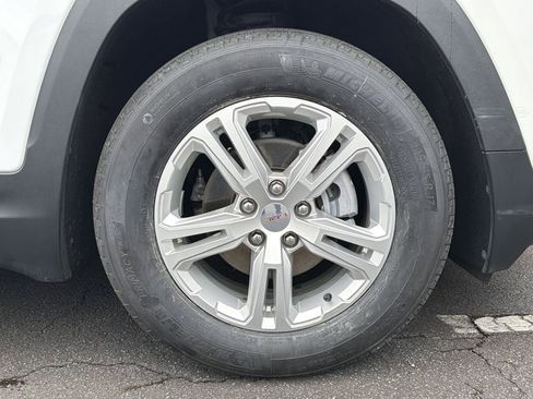 Used 2024 GMC Terrain SLE image 12