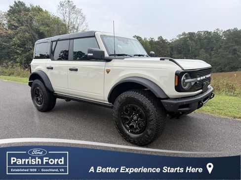 New 2025 Ford Bronco Badlands image 1
