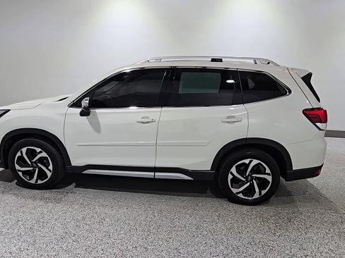 Used 2023 Subaru Forester Touring AWD/4WD image 5