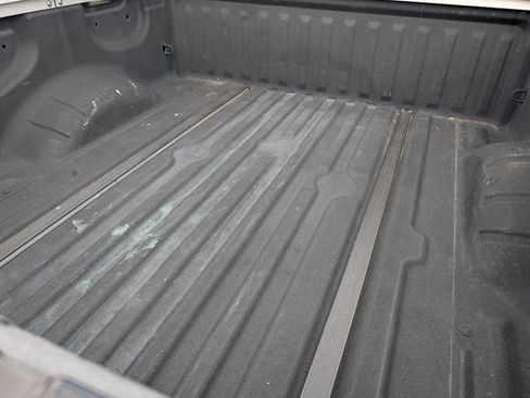 Used 2020 Nissan Titan SV w/ SV Convenience Package RWD image 30