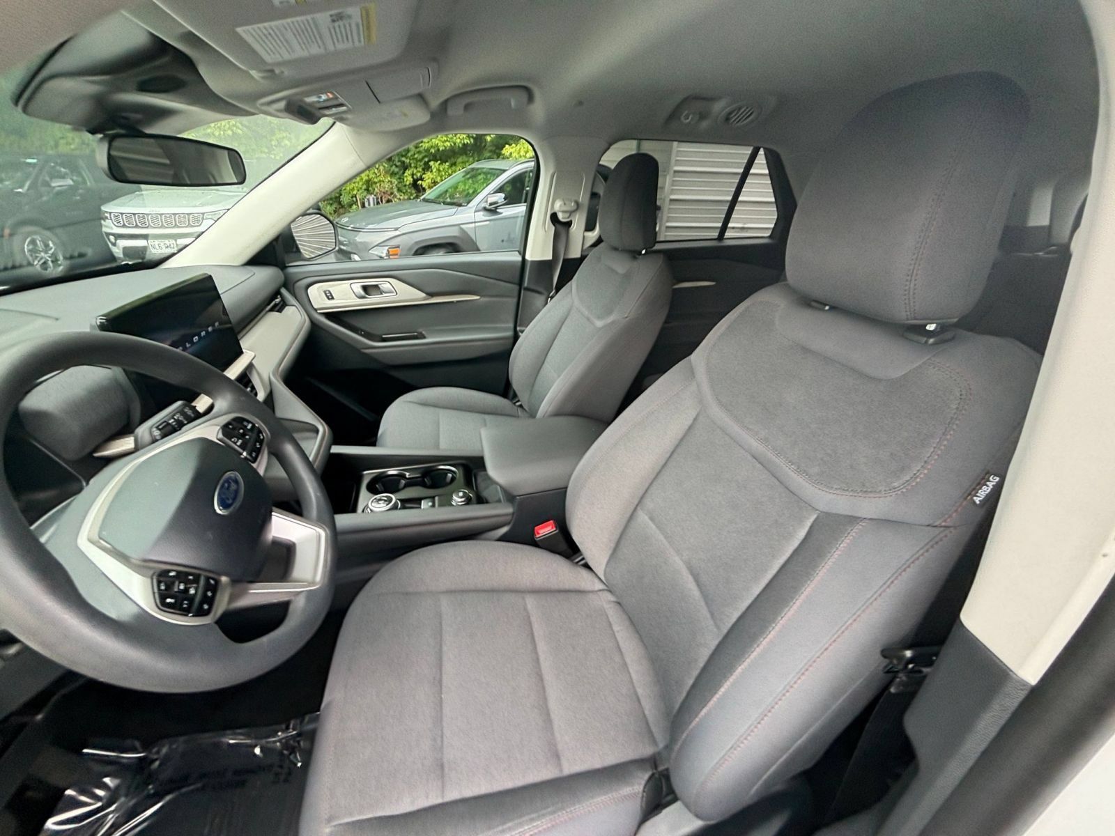 Used 2026 Ford Explorer Active AWD/4WD image 32