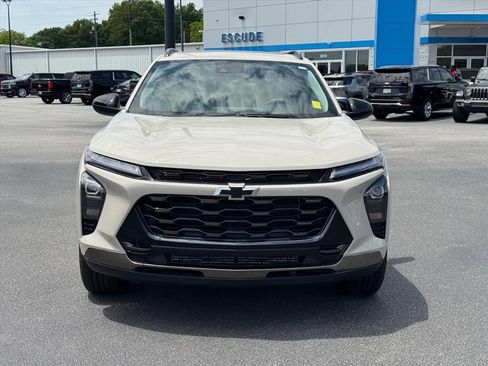 Used 2026 Chevrolet Trax ACTIV w/ Sunroof Package FWD image 8
