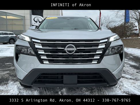 Used 2025 Nissan Rogue SV w/ SV Premium Package image 18