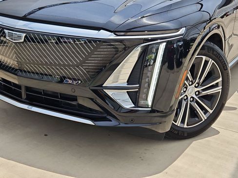 Certified 2024 Cadillac Lyriq Luxury RWD image 7