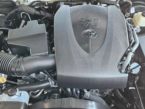 Used 2022 Toyota Tacoma SR5 w/ Technology Package image 21