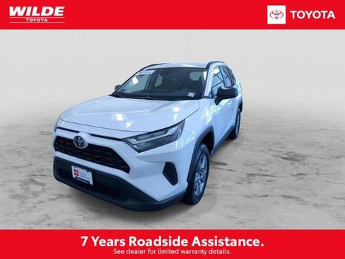 Certified 2025 Toyota RAV4 LE AWD/4WD image 5