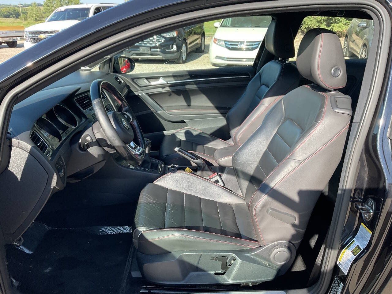 Used 2015 Volkswagen GTI SE FWD image 12
