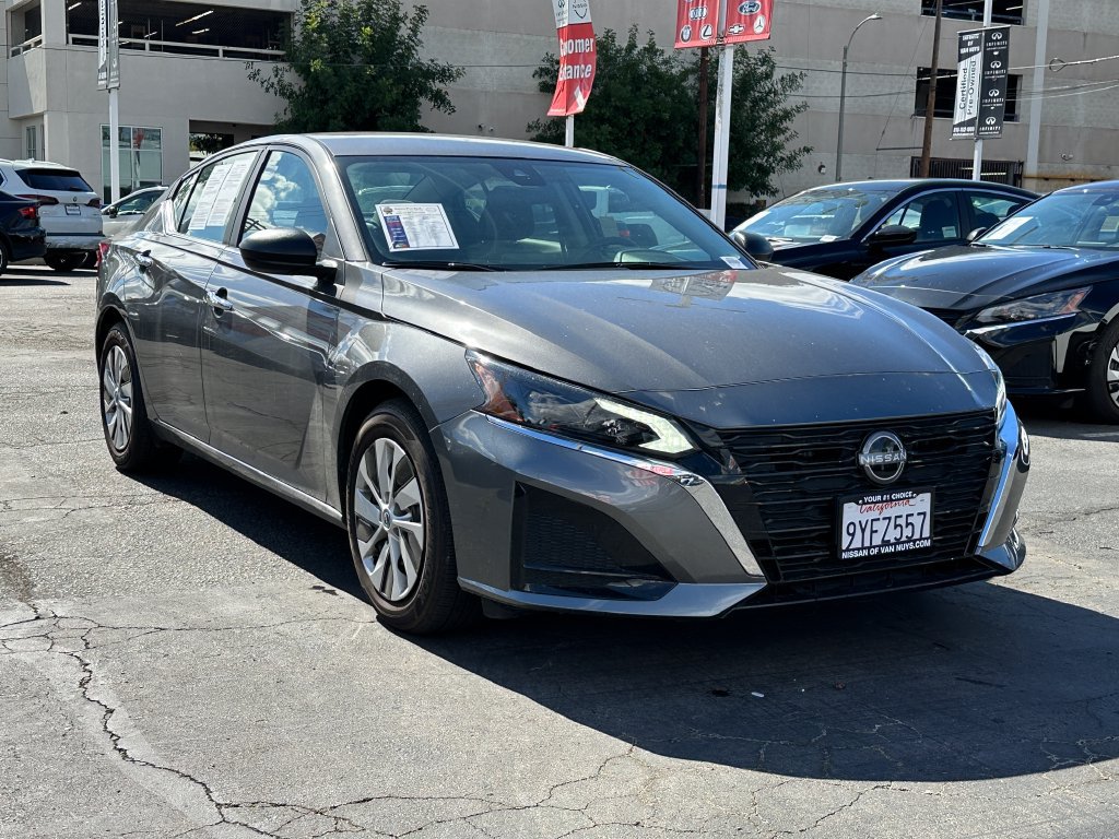 Used 2025 Nissan Altima 2.5 S FWD image 10