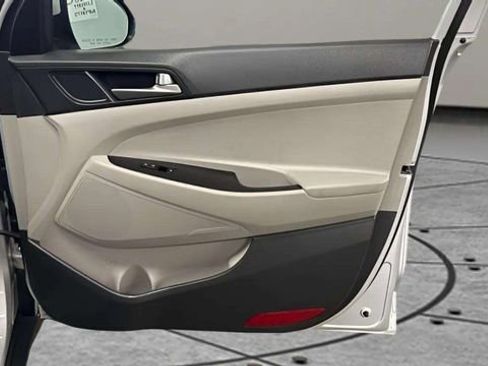Used 2018 Hyundai Tucson SE image 27
