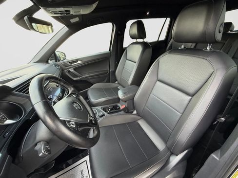 Used 2020 Volkswagen Tiguan SE R-Line image 11