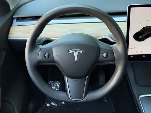 Used 2021 Tesla Model Y Long Range AWD/4WD image 17