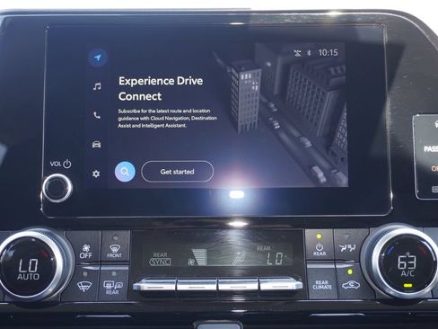 Used 2024 Toyota Highlander LE AWD/4WD image 18
