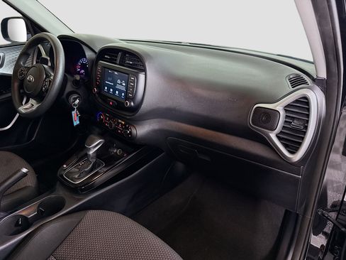 Used 2021 Kia Soul LX image 29