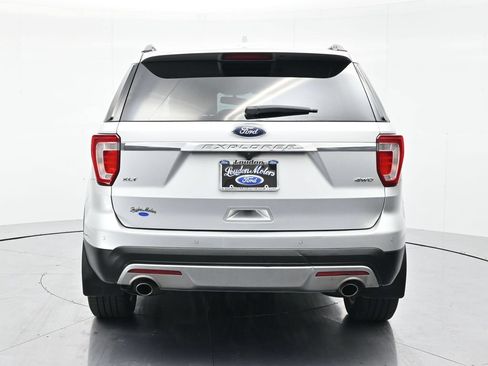 Used 2017 Ford Explorer XLT w/ Equipment Group 202A AWD/4WD image 6