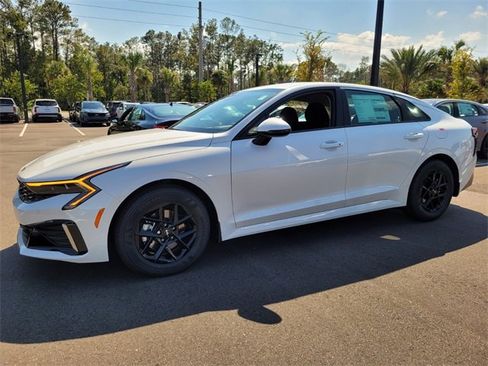 New 2025 Kia K5 LXS image 3