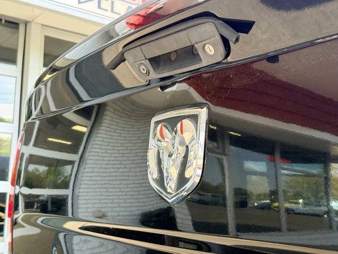Used 2013 RAM 2500 Tradesman w/ Chrome Appearance Group AWD/4WD image 9