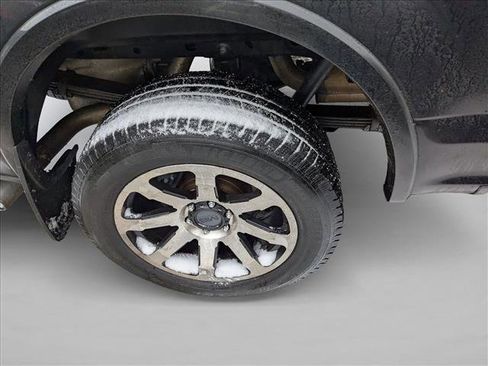 Used 2015 Ford F150 Platinum w/ Equipment Group 701A Luxury image 6